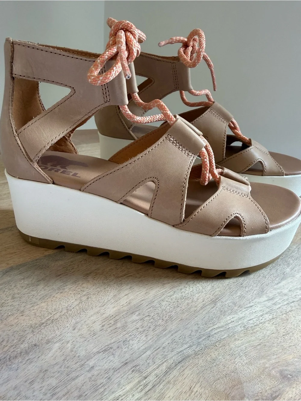Sorel Women’s Cameron Tan Platform Lace-Up Sandal Size 5 1/2